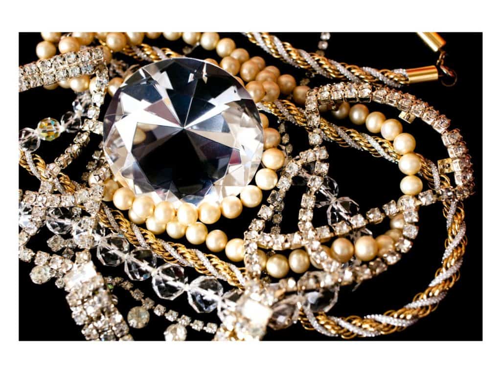 jewelry representing how to make money selling paparazzi jewelry