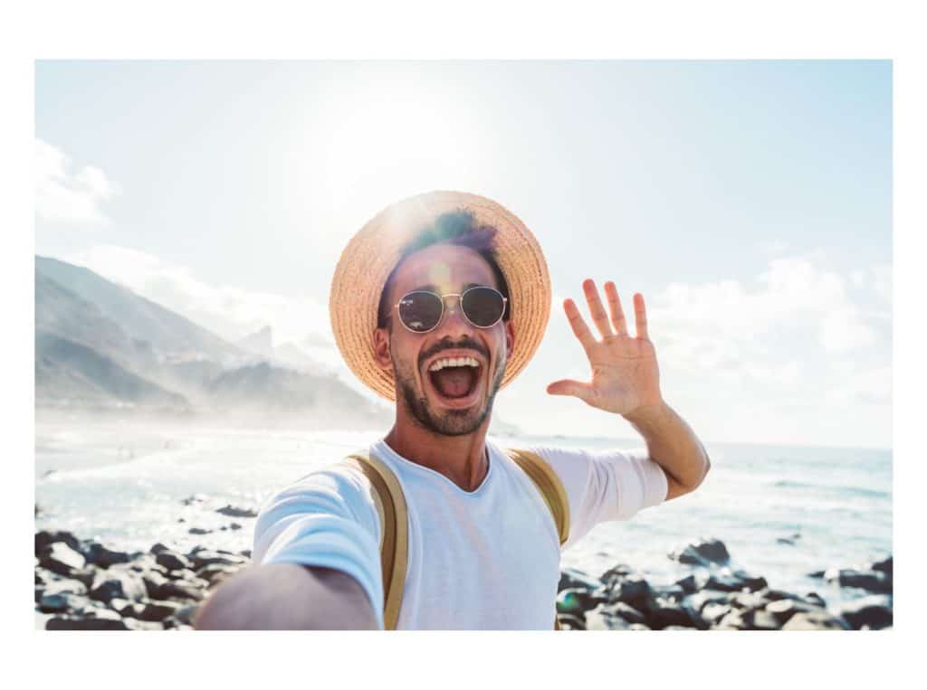 man selfie representing how to make money selling photos of yourself