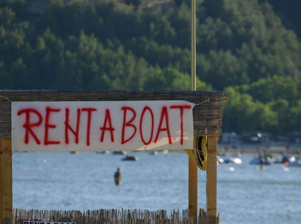 Buying-vs-Renting-a-Boat